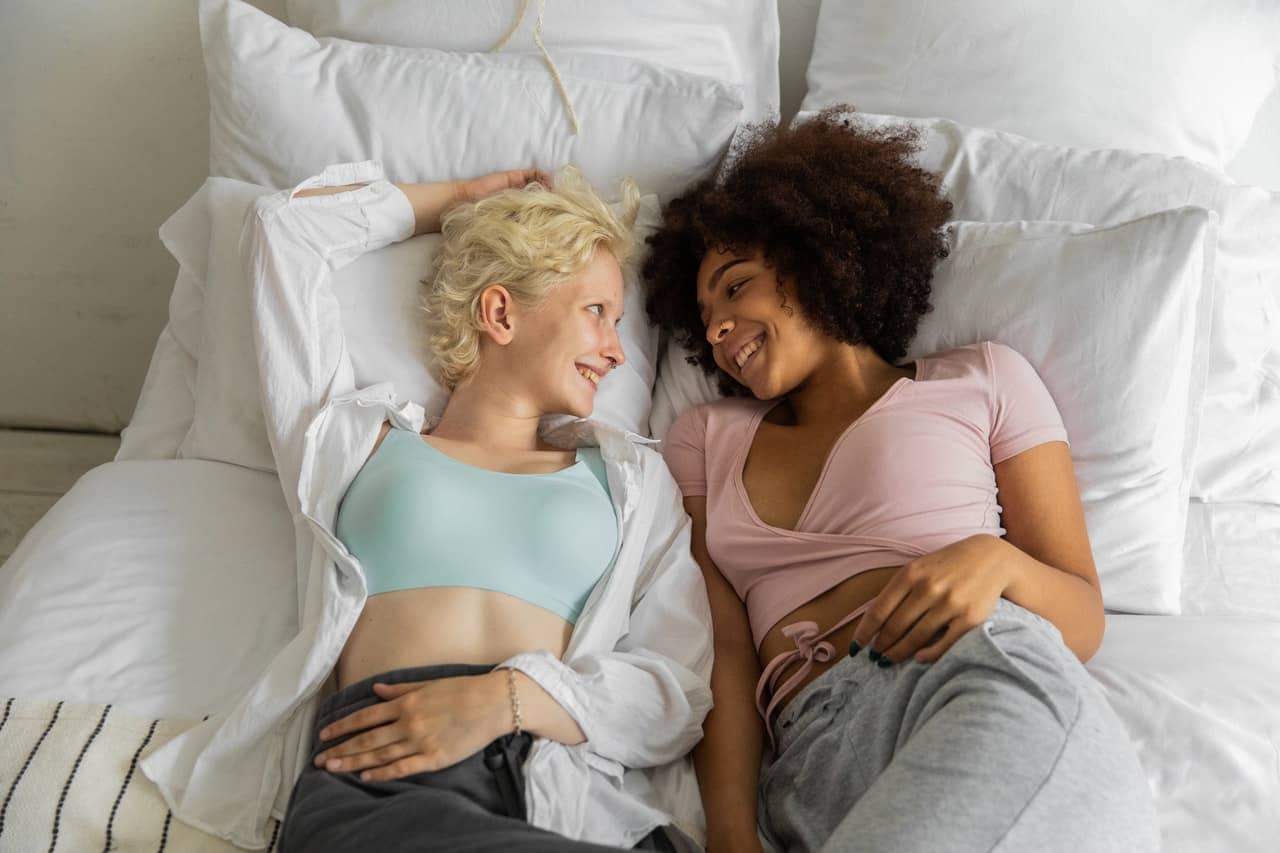 lespen befriedigen sich Ein Leitfaden für Einsteigende in Sachen lesbischer Sex